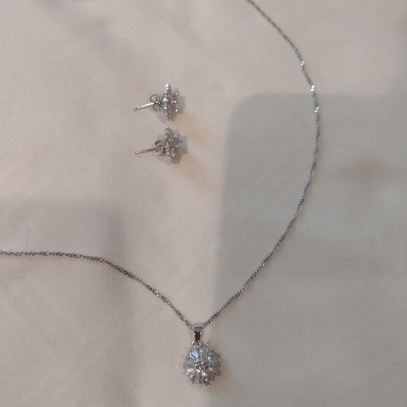 New in Box! Warren James, Silver and Cubic Zirconia Necklace and Earrings Set - Picture 5 of 9
